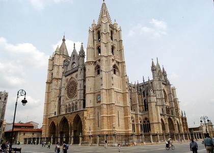 Tag 1 l Individuelle Anreise nach León