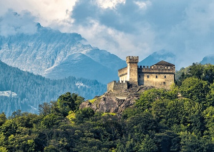 Tag 1 I Individuelle Anreise nach Bellinzona