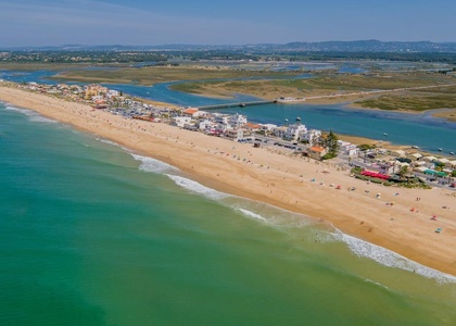 Tag 1 l Individuelle Anreise nach Faro