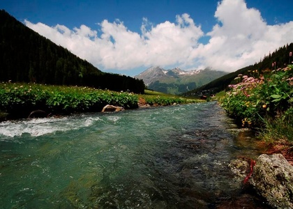 Tag 2 I Davos - Sertigtal: Walsergeschichte, Käsehandwerk und Höhenwege