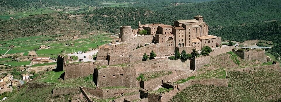 Parador de Cardona – idealer Halt im Rahmen einer Mietwagenreise durch Katalonien mit Paradores-Hotels
